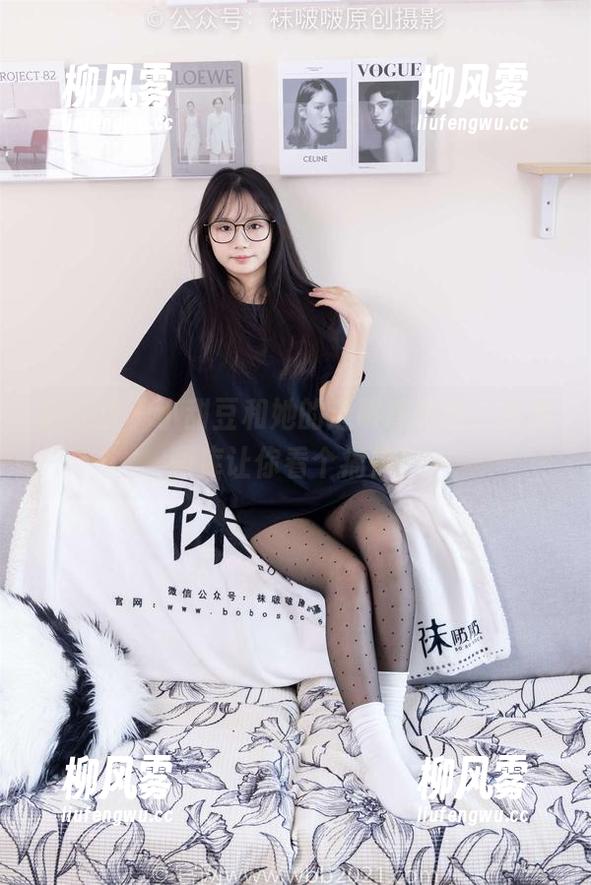 袜啵啵 - 小甜豆和她的透明高跟鞋，高清图库让你看个痛快！