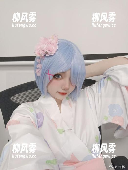 许枳的小公主：这张写真原图一出，孤立无援的我仿佛在找‘小王子’！