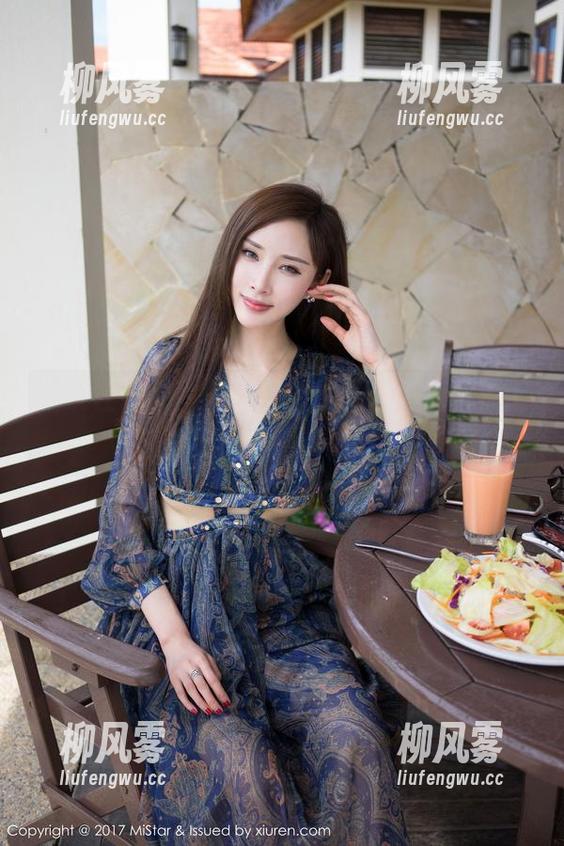 魅妍社 - 图片里的黄歆苑已经入戏，穿上旗袍变身似经典电影女主