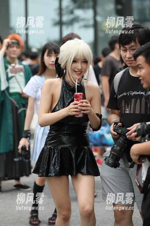 魔镜街拍 - 工作日常：婷婷的黑丝美图，资源泛滥成灾！