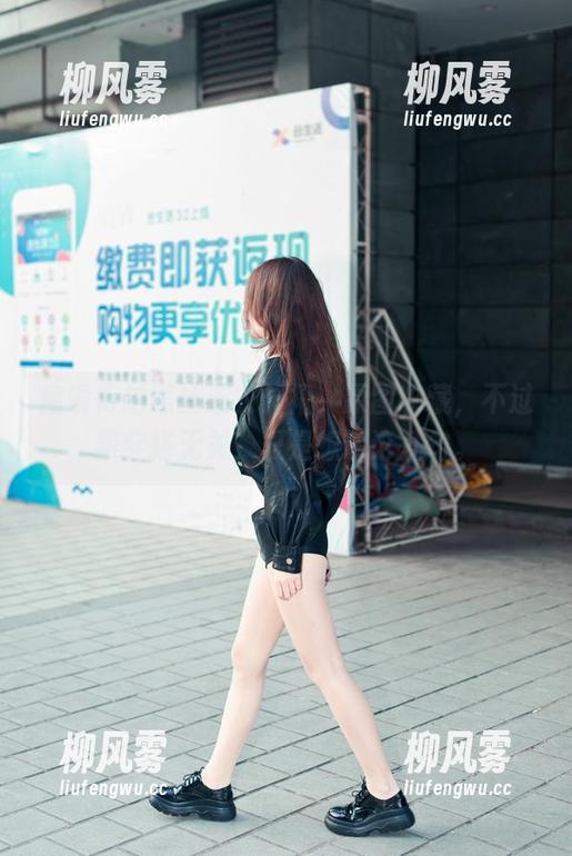 魔镜街拍黑丝连衣长裙，原图收藏，不过跟穿搭无关，只是想评论几句。
